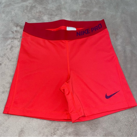 Nike Pants - Nike pro Dri fit short size M